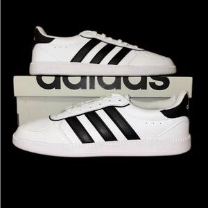 NIB adidas Breaknet Sleek Sneaker, White/Black/Gold Metallic IH5426 W Sz 10